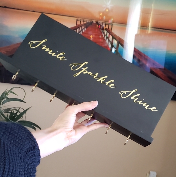 Black key holder entryway shelf - Picture 2 of 5